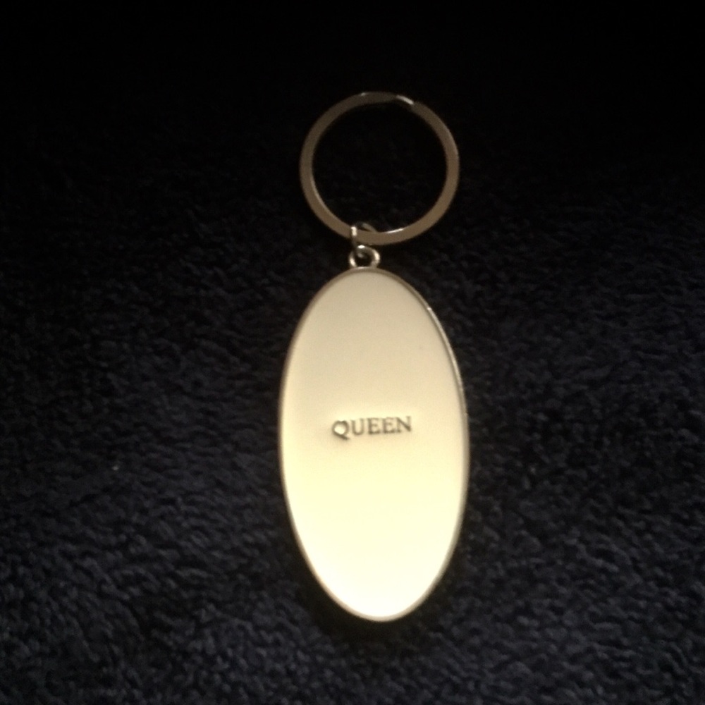 Queen Keychain (NWOT) - Picture 2 of 2